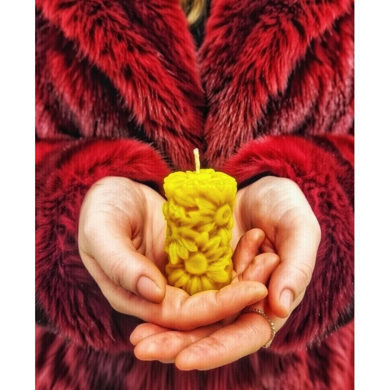 Vela de cera de abeja con forma de GIRASOL.